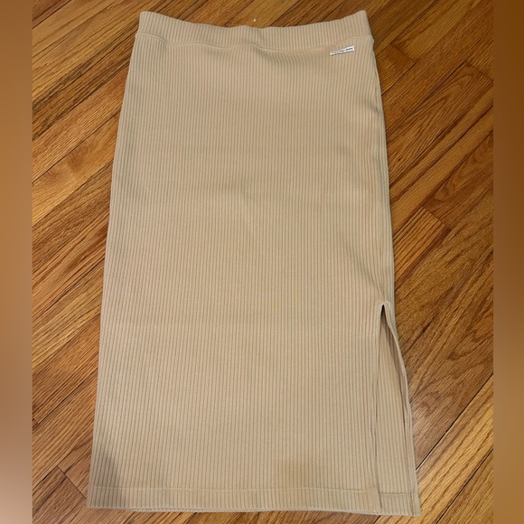 Calvin Klein Dresses & Skirts - Knit ribbed skirt.